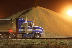 Pinnaroo wheat harvest, Mallee