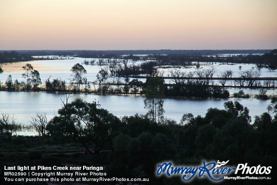 Last light at Pikes Creek near Paringa