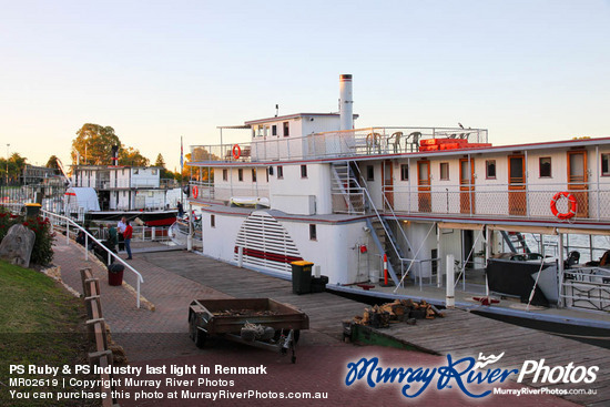 PS Ruby & PS Industry last light in Renmark