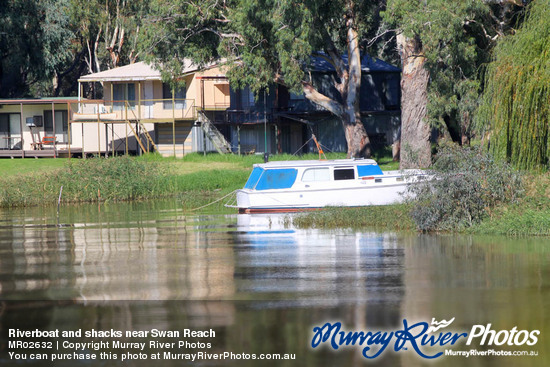 Riverboat and shacks near Swan Reach