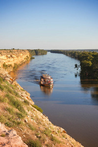 PS Marion cruising past Blanchetown cliffs