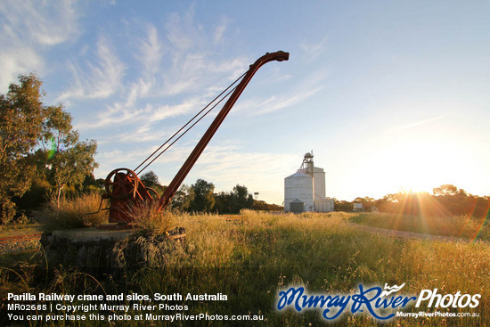 Parilla Railway crane and silos, South Australia