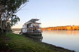 PS Marion moored on sunrise at Blanchetown