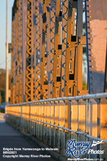 Brigde from Yarrawonga to Mulwala