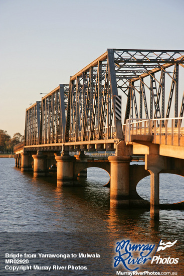 Brigde from Yarrawonga to Mulwala