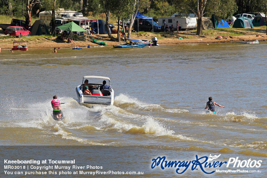 Kneeboarding at Tocumwal