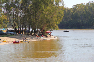 River camping and speed boat at Tocumwal