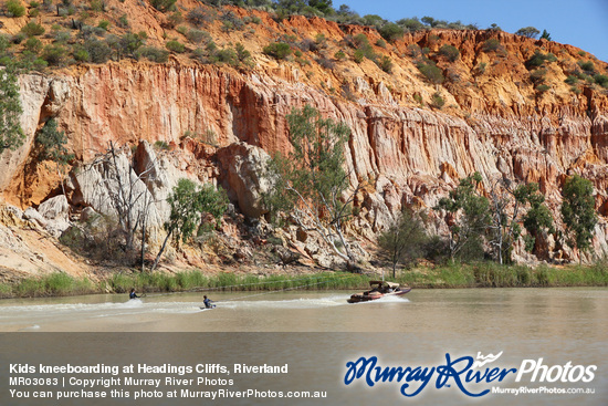 Kids kneeboarding at Headings Cliffs, Riverland