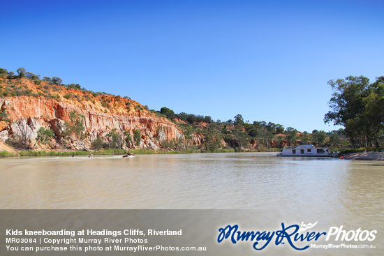 Kids kneeboarding at Headings Cliffs, Riverland