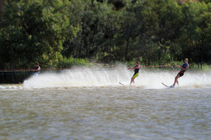 Skiiers at Headings Cliff