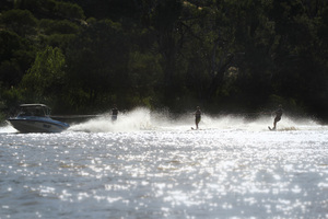 Skiiers at Headings Cliff