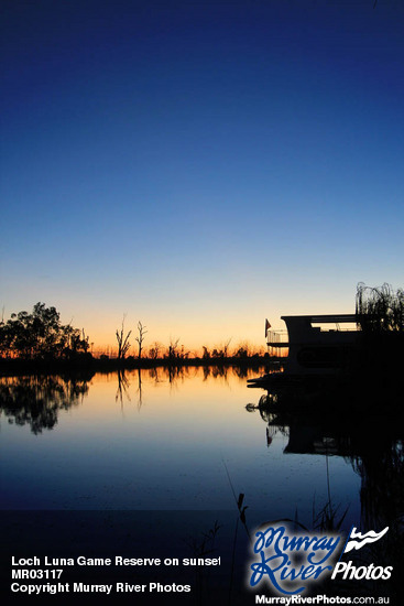 Loch Luna Game Reserve on sunset, Cobdogla