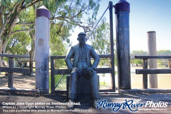 Captain John Egge statue on Wentworth Wharf