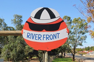 Waikerie River Front Orange sign