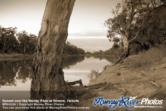 Sunset over the Murray River at Wemen, Victoria