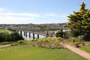 Murray Bridge bridges over the Murray from the Roundhouse