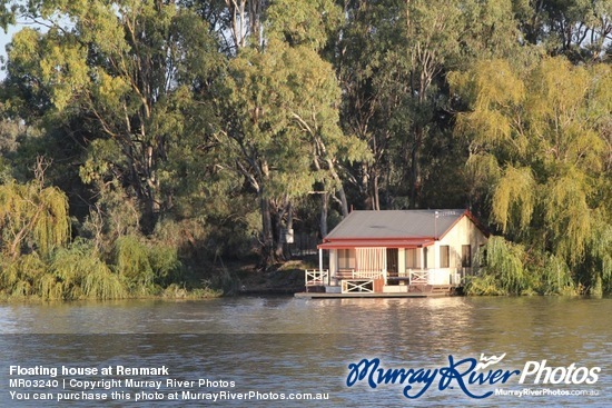 Floating house at Renmark