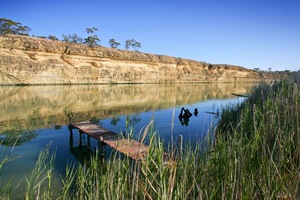 Cadell Riverfront and cliffs