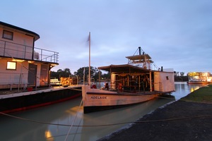 PS Adelaide on sunrise in Wentworth