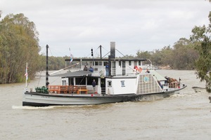 PS Oscar W at Dareton