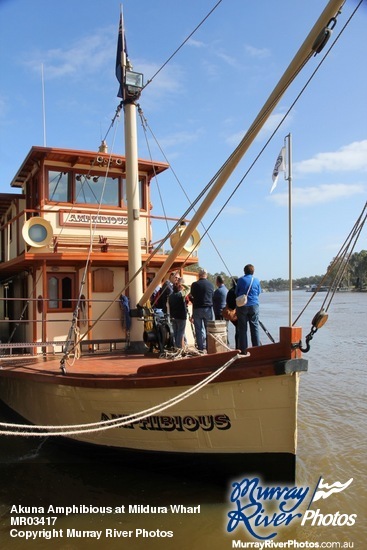 Akuna Amphibious at Mildura Wharf