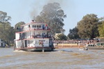 PS Marion crusing past Mildura crowd