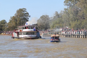 PS Melbourne celebrates in Mildura