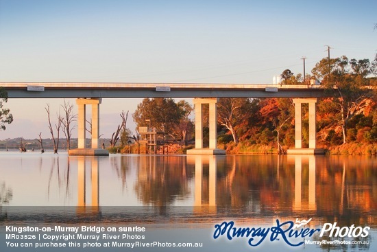 Kingston-on-Murray Bridge on sunrise