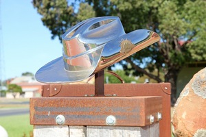 Town sculpture in Robinvale depicting Soldier Settlement