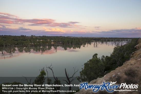 Sunset over the Murray River at Blanchetown, South Australia