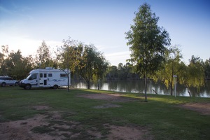 RV's enjoying the Murray River at the Robinvale Caravan Park, Victoria