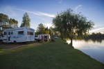 RV's enjoying the Murray River at the Robinvale Caravan Park, Victoria