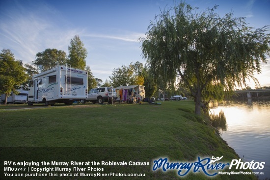 RV's enjoying the Murray River at the Robinvale Caravan Park, Victoria