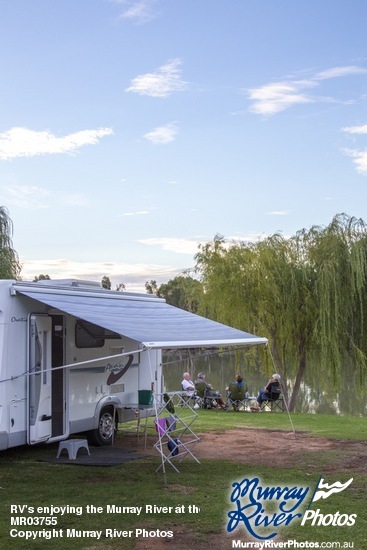 RV's enjoying the Murray River at the Robinvale Caravan Park, Victoria