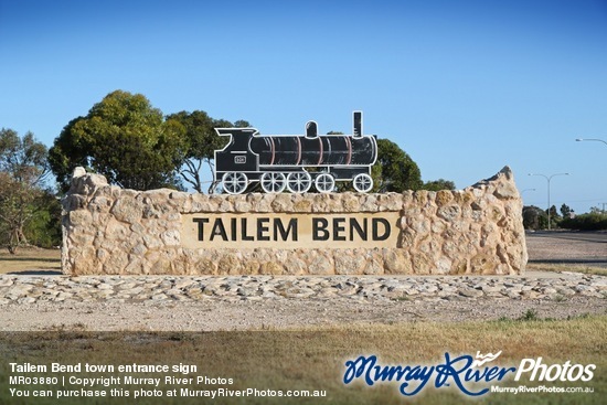 Tailem Bend town entrance sign