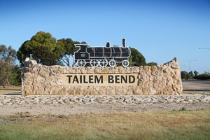 Tailem Bend town entrance sign