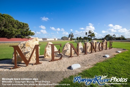 Meningie town entrance sign