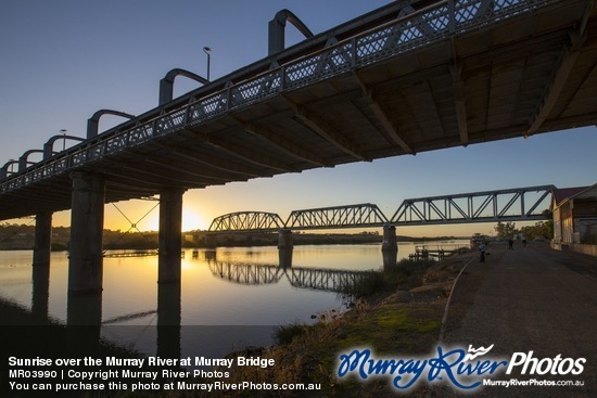 Sunrise over the Murray River at Murray Bridge