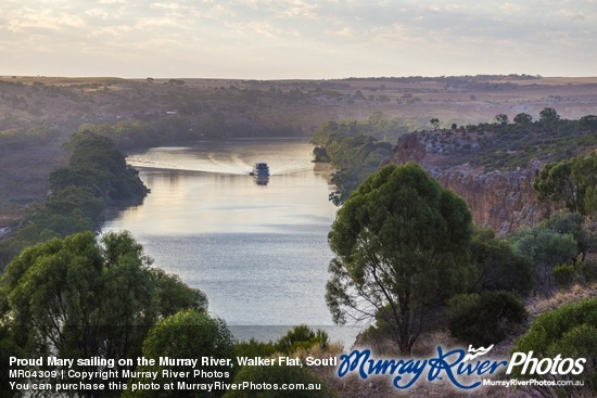 Proud Mary sailing on the Murray River, Walker Flat, South Australia