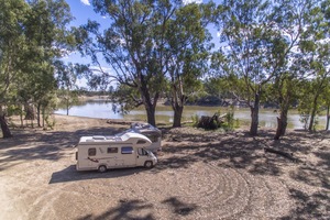 Motorhomes at Gadsden's Bend, Robinvale