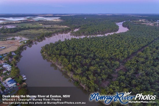Dusk along the Murray River at Euston, NSW