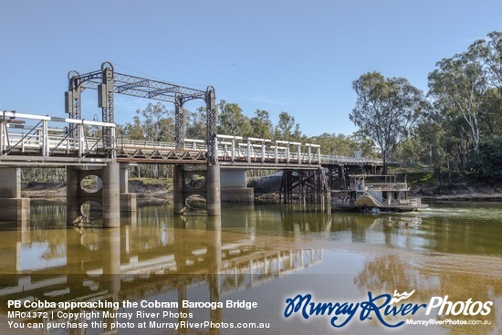 PB Cobba approaching the Cobram Barooga Bridge