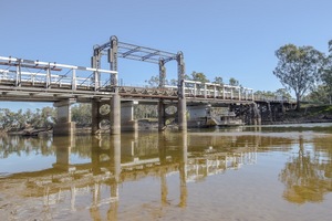 PB Cobba approaching the Cobram Barooga Bridge