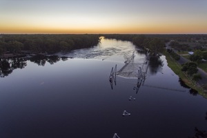 Murray River, Lock 10 on sunset, Wentworth